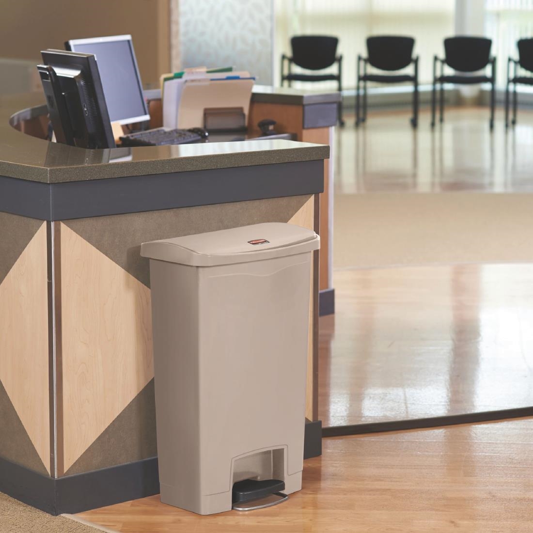 Rubbermaid Slim Jim Step on Front Pedal Beige 50Ltr