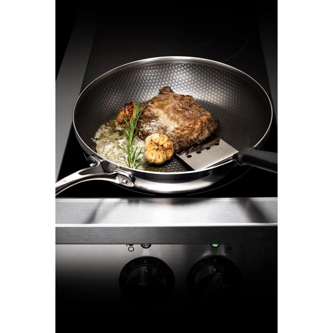 Vogue Tri-Shield Stainless Steel Frying Pan with Clad Coating 20cm - Image 9