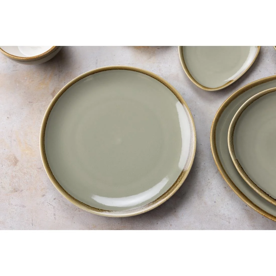 Olympia Kiln Round Plate Moss 280mm - Image 5