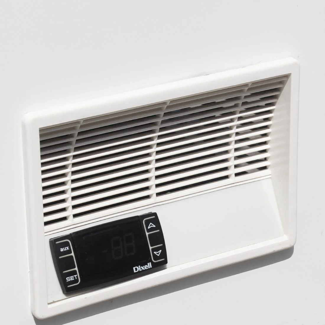 Polar G-Series Chest Freezer with Stainless Steel Lid 581Ltr - Image 6