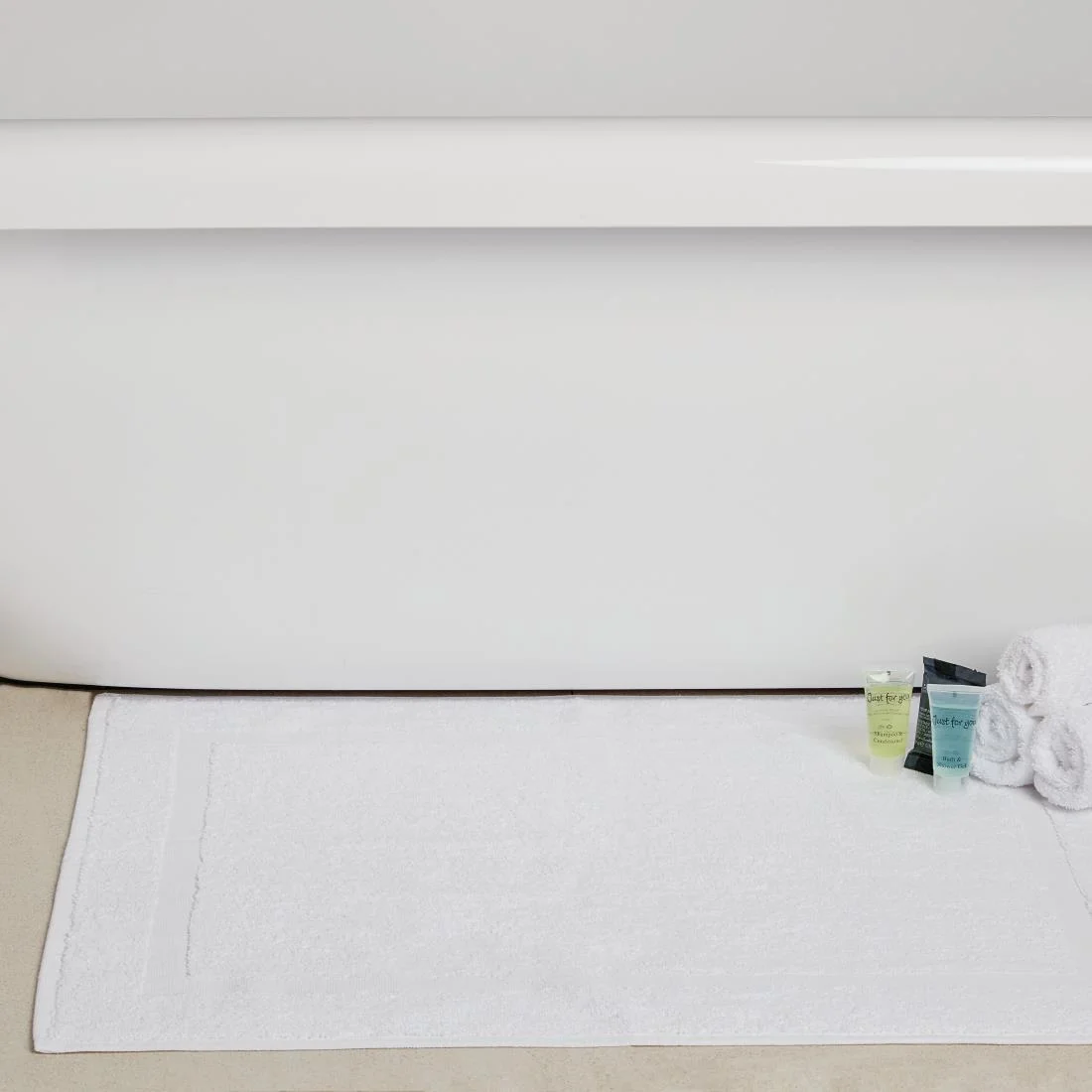 Mitre Essentials Capri Bath Mat White - Image 3