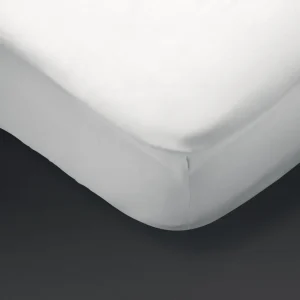 Mitre Essentials Pyramid Fitted Sheet White Super King