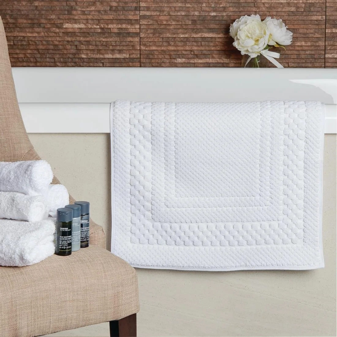 Mitre Heritage Chequers Bath Mat White - Image 3