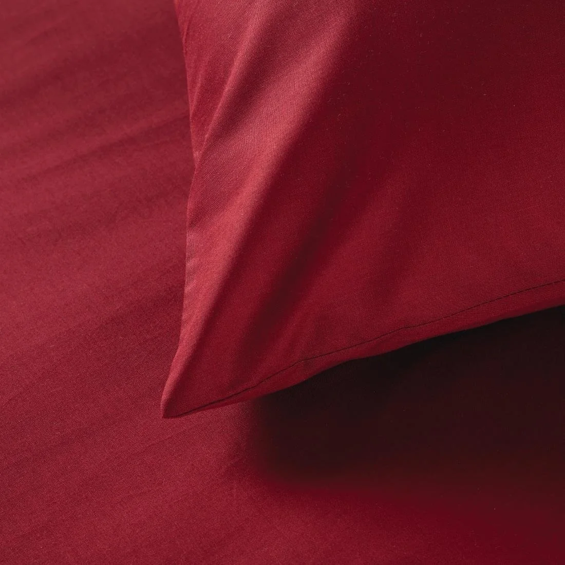 Mitre Essentials Spectrum Housewife Pillowcase Claret - Image 2