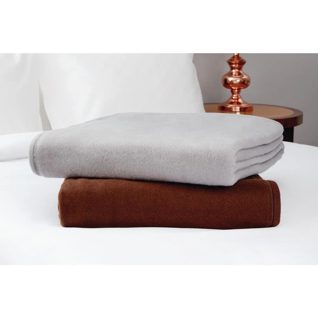 Comfort Fleece Blanket Chocolate - Image 4