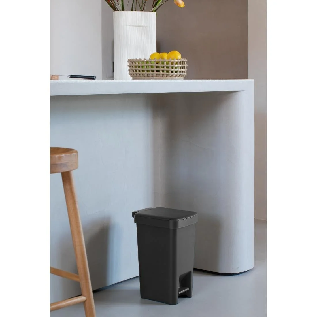 Brabantia Pedal Bin Dark Grey 10Ltr - Image 4