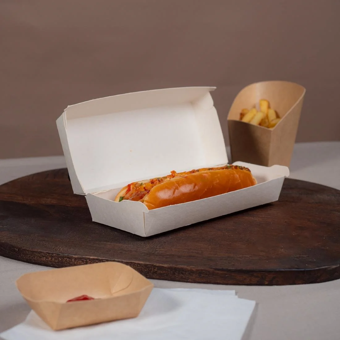 Notpla 8"x3" Clamshell Hot Dog Boxes White (250 Pack) - Image 2