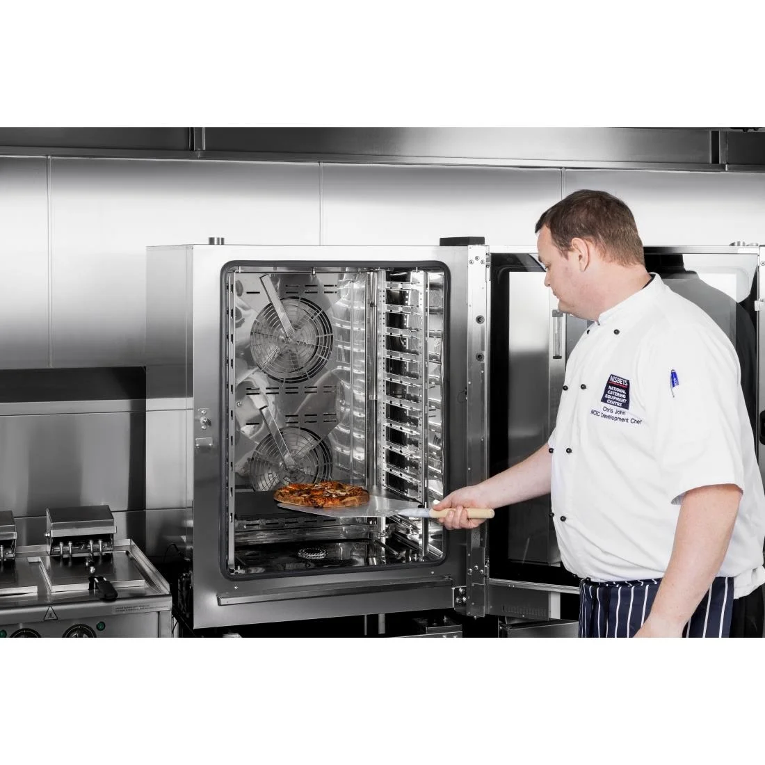 Buffalo Smart Touchscreen Electric Combi Oven 11x GN 1/1 - Image 2
