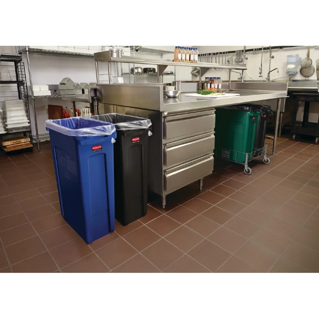 Rubbermaid Slim Jim Bin with Venting Channels Green 60Ltr - Image 2