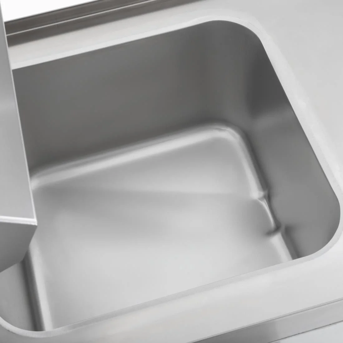 Buffalo 600 Series Freestanding Chip Scuttle - Image 9