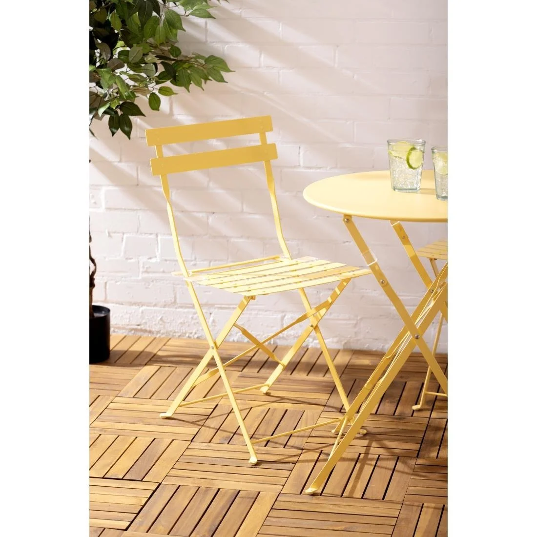 Bolero Perth Mellow Yellow Pavement Style Steel Folding Chairs (2 Pack) - Image 9