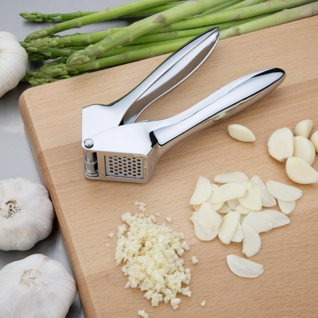 Vogue Heavy Duty Garlic Press - Image 7