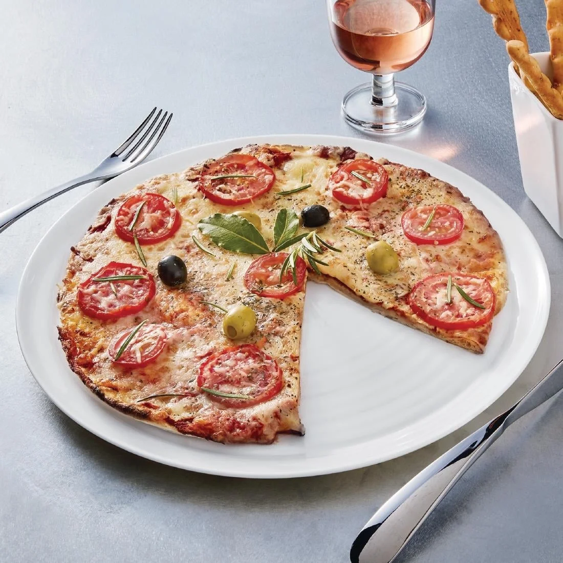 Arcoroc Evolutions Pizza Plates White 320mm (12 Pack) - Image 4