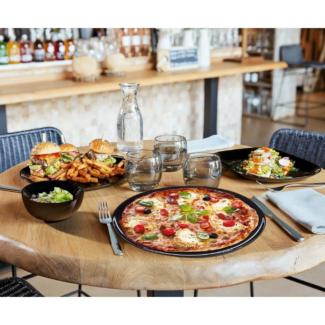 Arcoroc Evolutions Pizza Plates White 320mm (12 Pack) - Image 4