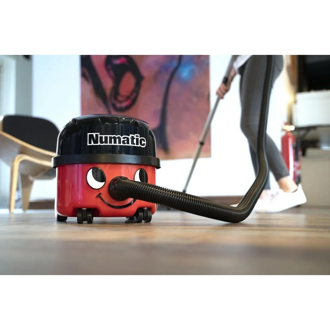 Numatic Pro Cordless Henry Vacuum NBV190NX - Image 2