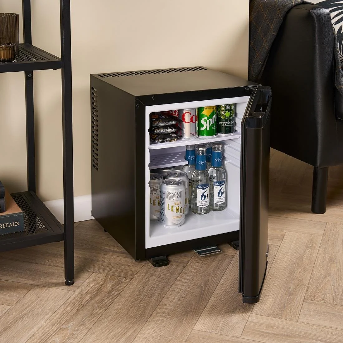 Corby Eton 20Ltr Solid Door Minibar - Image 3