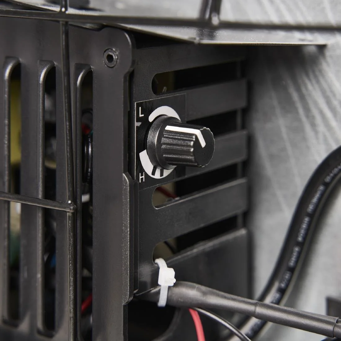 Corby Eton 20Ltr Solid Door Minibar - Image 9