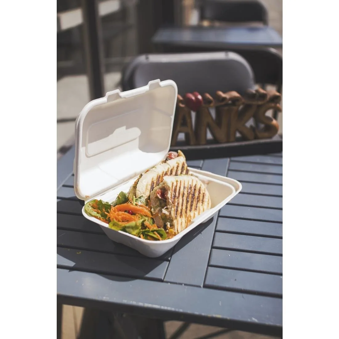 Vegware Nourish Moulded Fibre Clamshell Takeaway Boxes 9x6" (500 Pack) - Image 2
