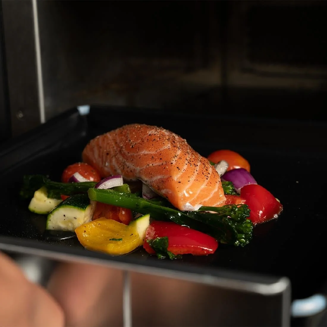 Pratica Fit Express Single Mag Black High Speed Oven - Image 3