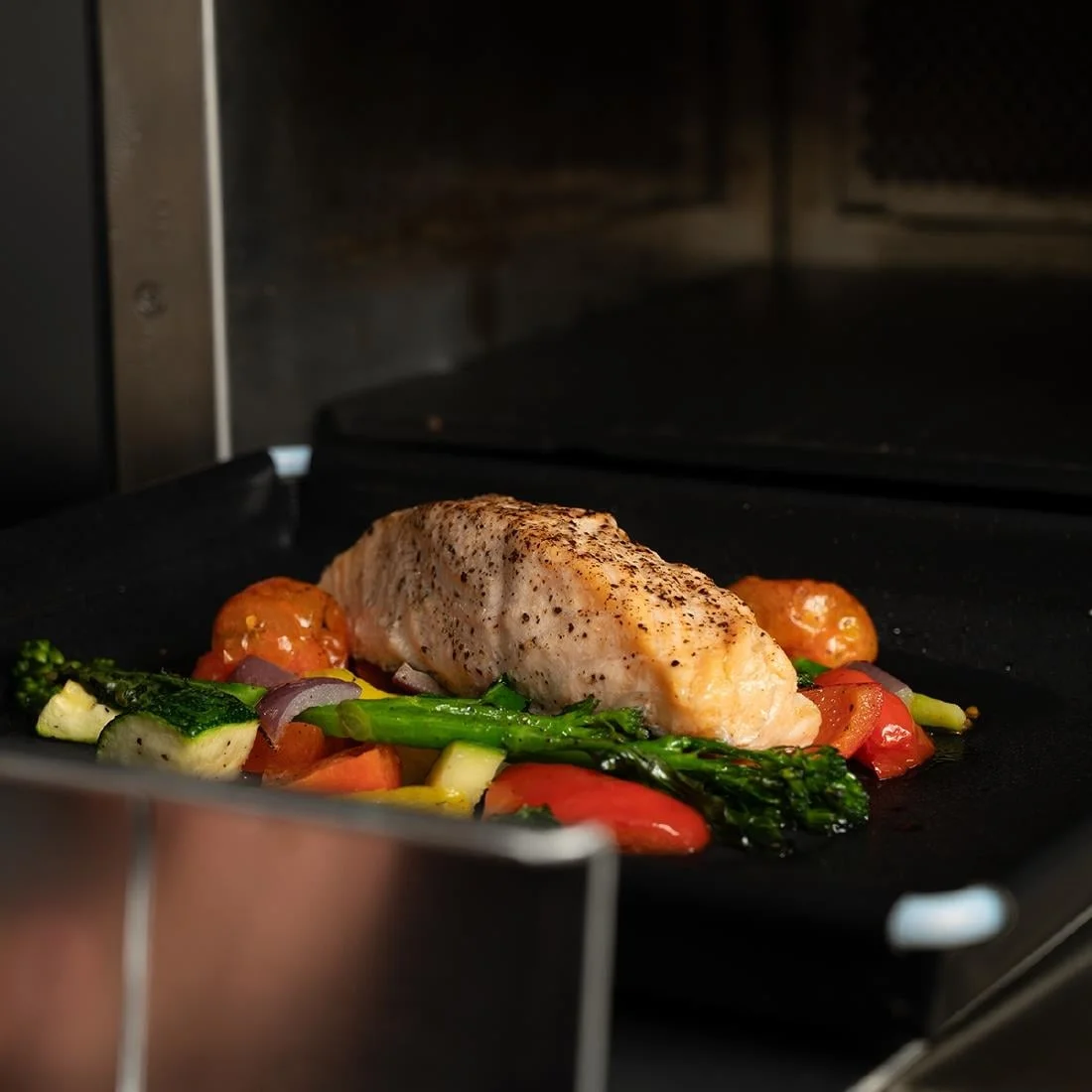 Pratica Fit Express Single Mag Black High Speed Oven - Image 7