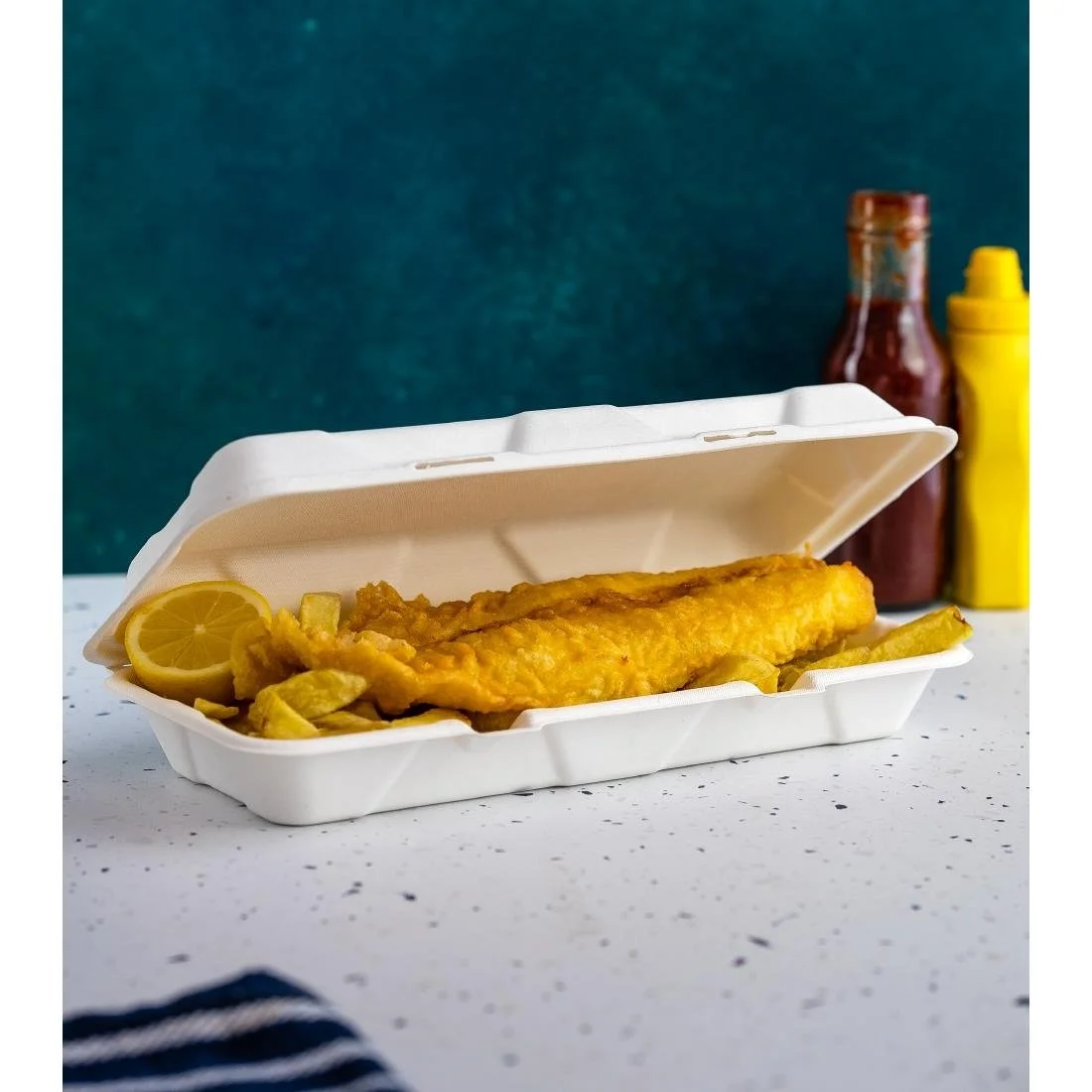 Vegware Nourish Moulded Fibre Clamshell Takeaway Boxes 12x6" (250 Pack) - Image 2