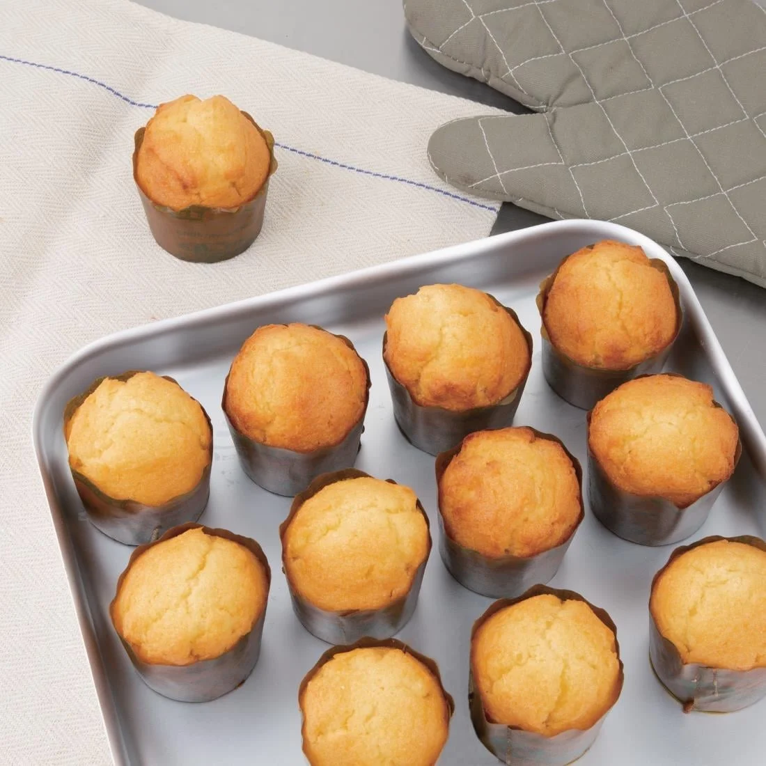 Vogue Aluminium Bakewell Pan 420mm - Image 6