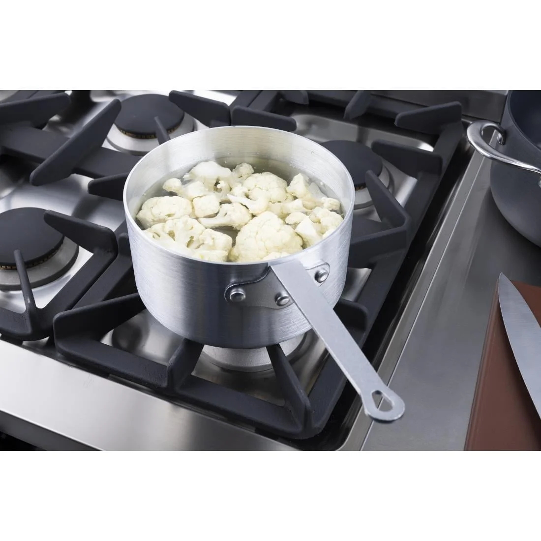 Vogue Aluminium Saucepan 3.4Ltr - Image 9