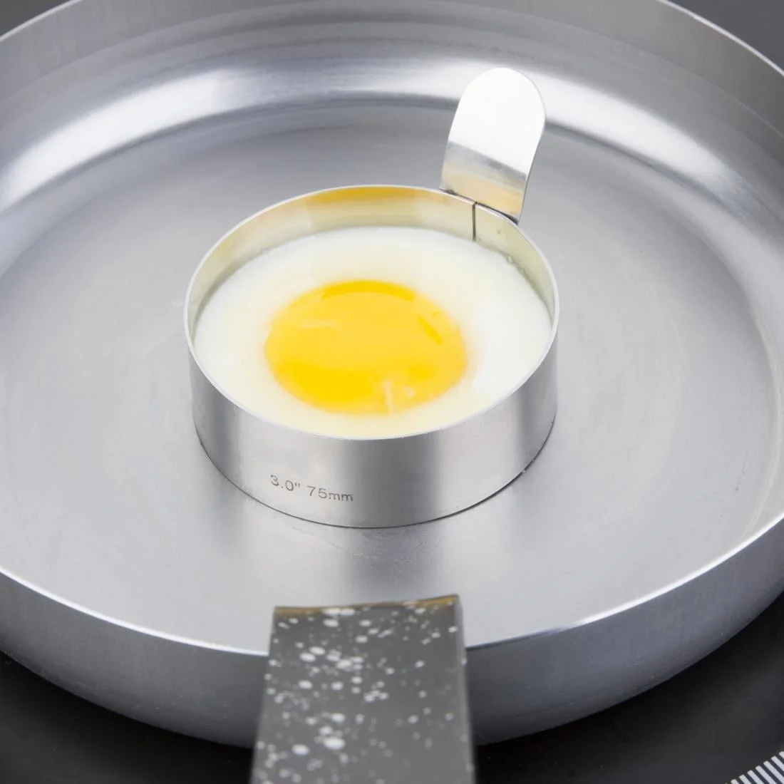 Vogue Stainless Steel Egg Ring - Image 4