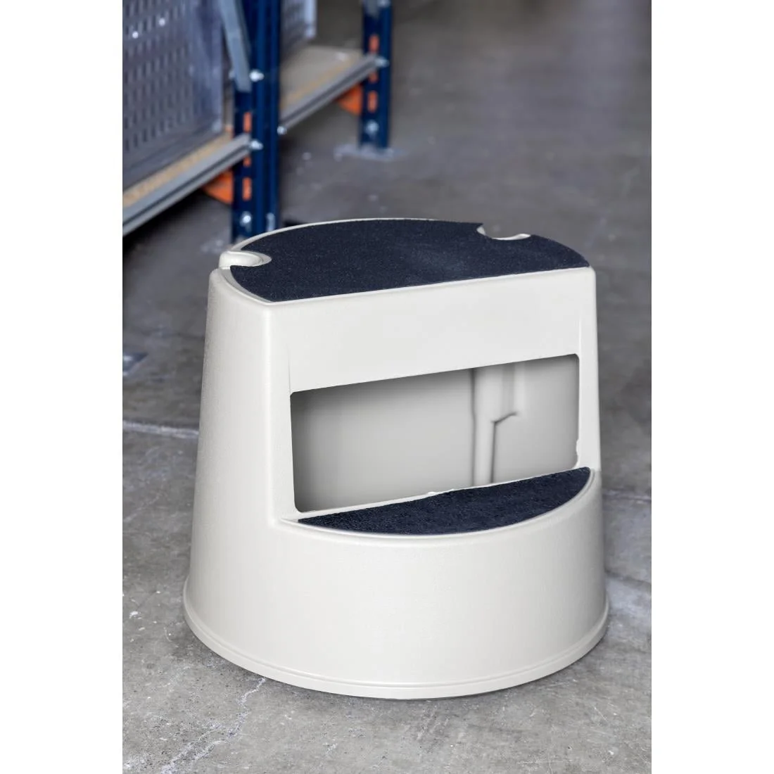 Rubbermaid Heavy Duty Step Stool - Image 6