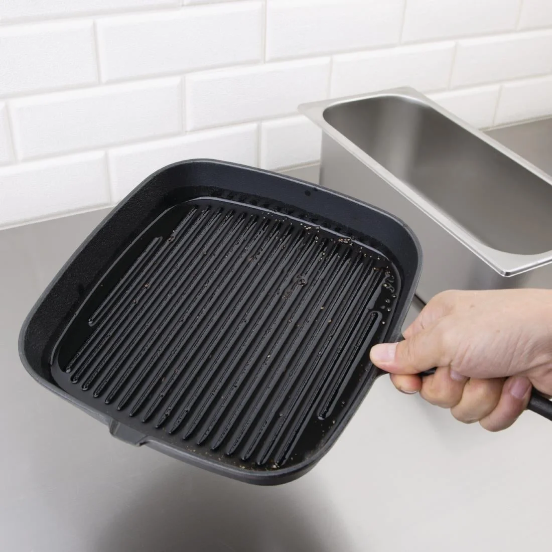 Vogue Square Cast Iron Ribbed Skillet Pan - Image 7