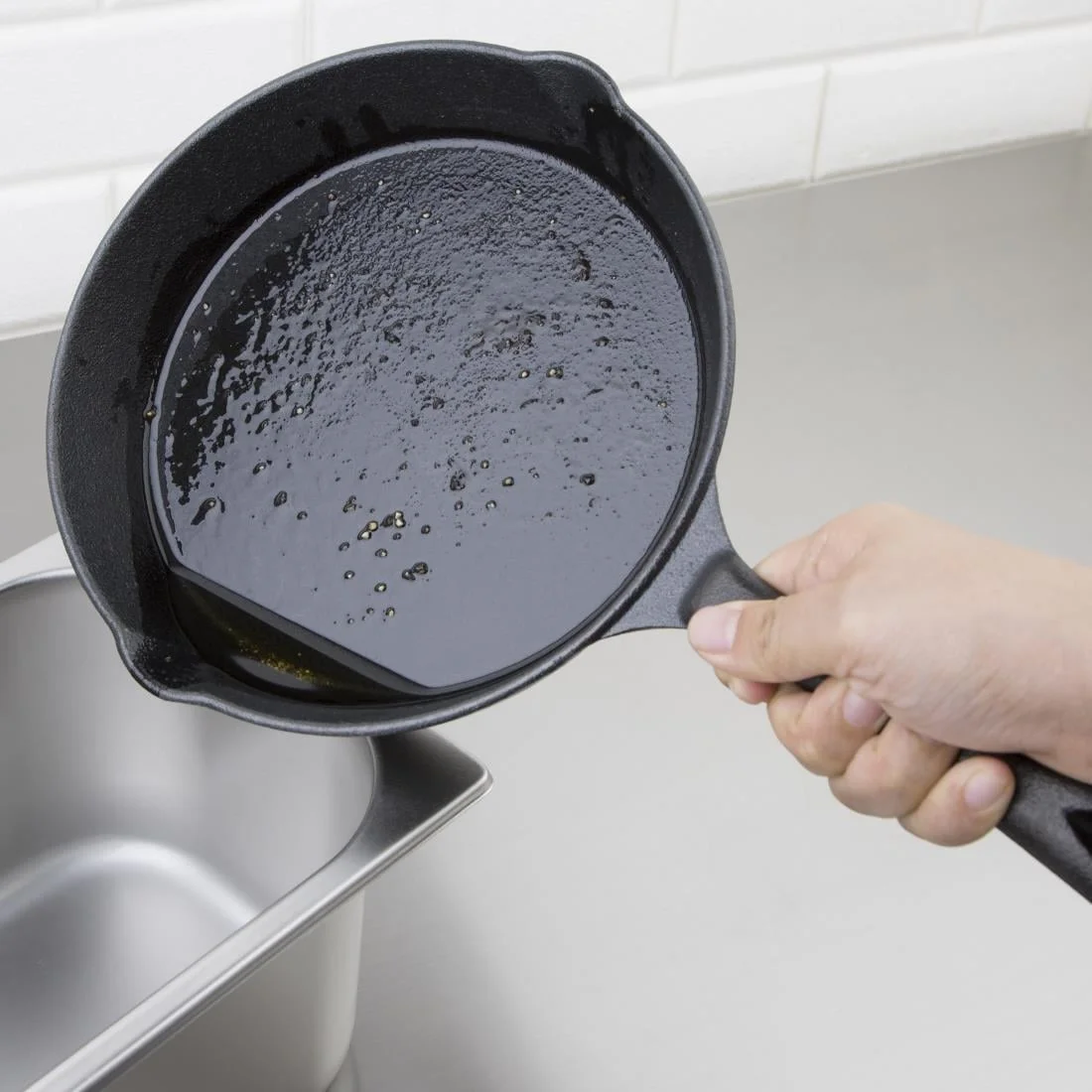 Vogue Round Cast Iron Skillet Pan 203mm - Image 6