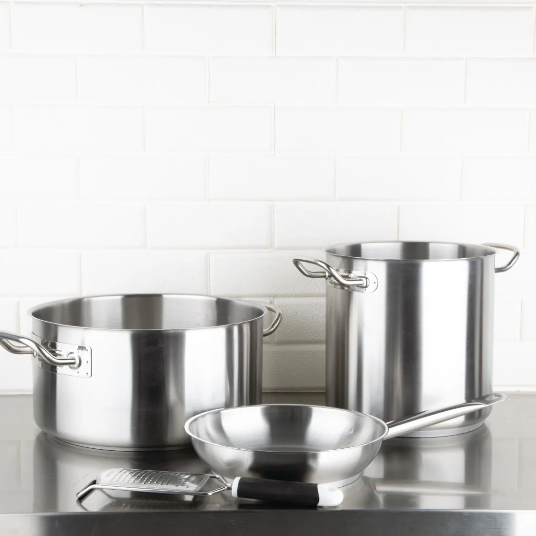 Vogue Stainless Steel Induction Frying Pan 240mm - Image 7
