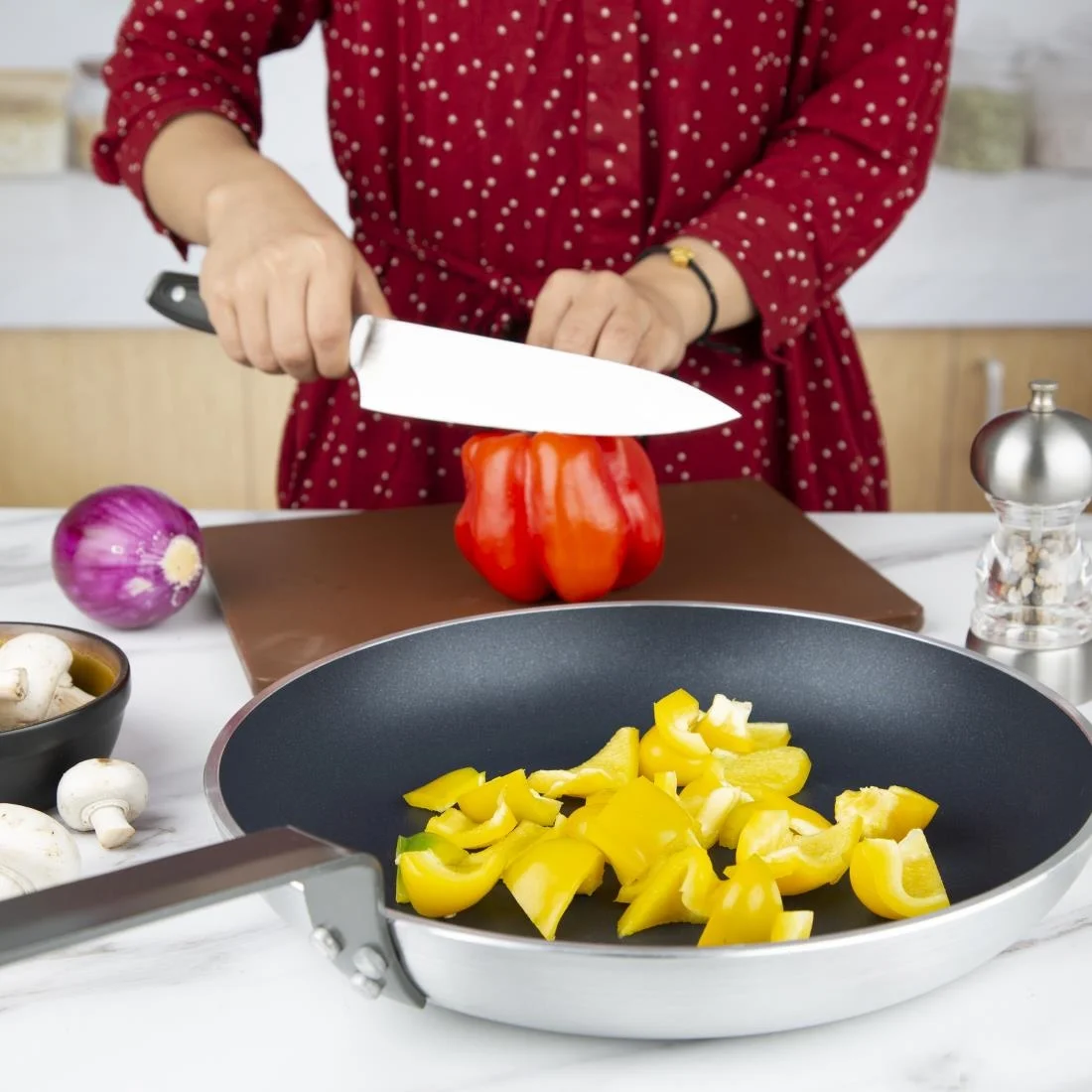 Vogue Aluminium Non-stick Teflon Platinum Plus Frying Pan 32cm - Image 8