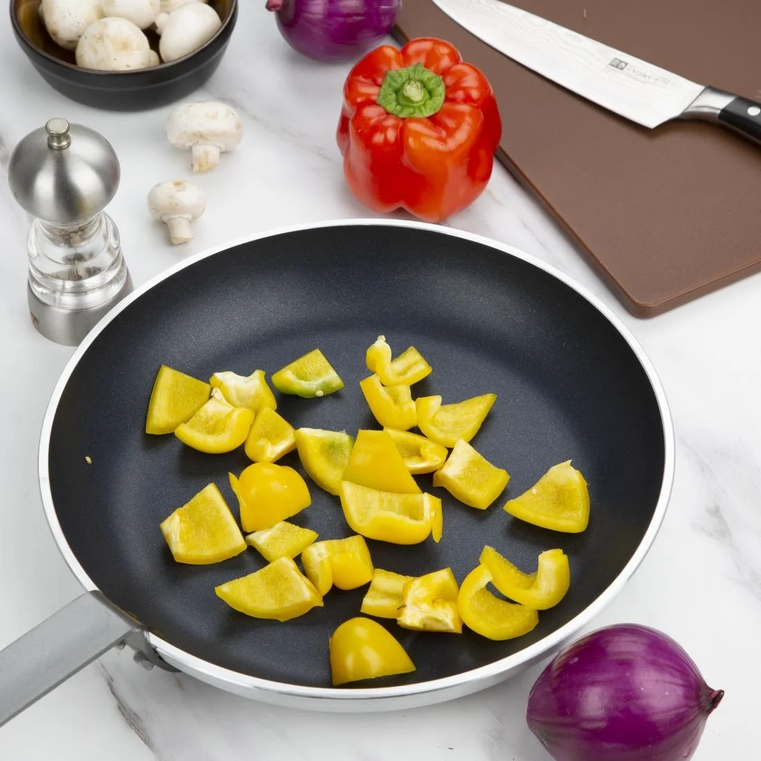 Vogue Aluminium Non-stick Teflon Platinum Plus Frying Pan 32cm - Image 9