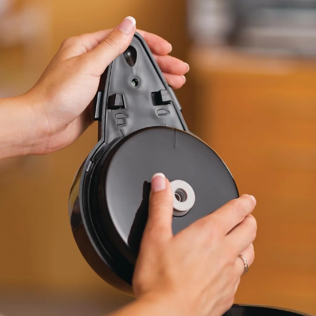 Bravilor Furento 2.2Ltr Airpot with Pump Action Metalic Red - Image 3