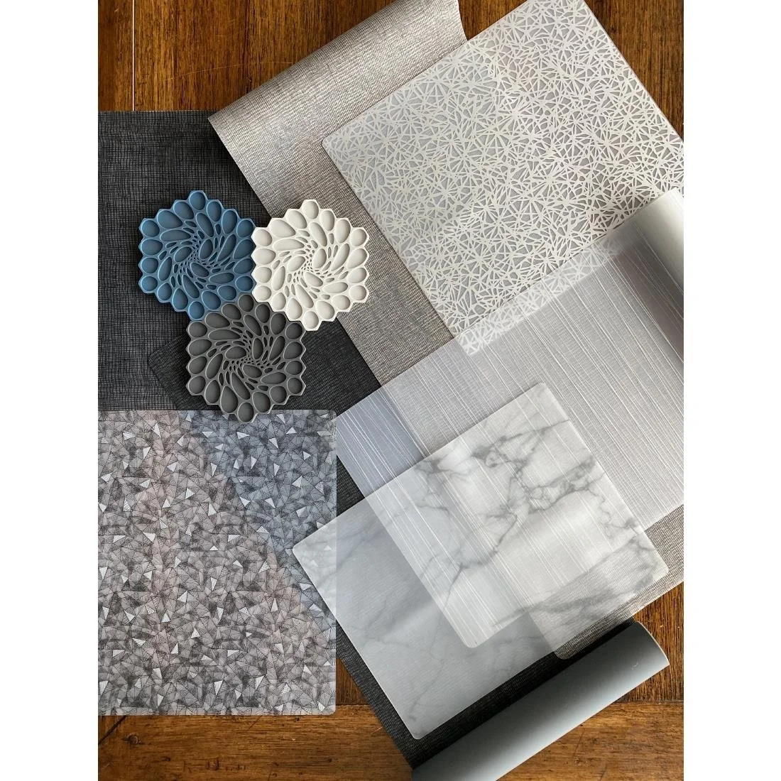 Steelite Modern Twist Silicone Placemat Silver Stream 305x406mm (12 Pack) - Image 2
