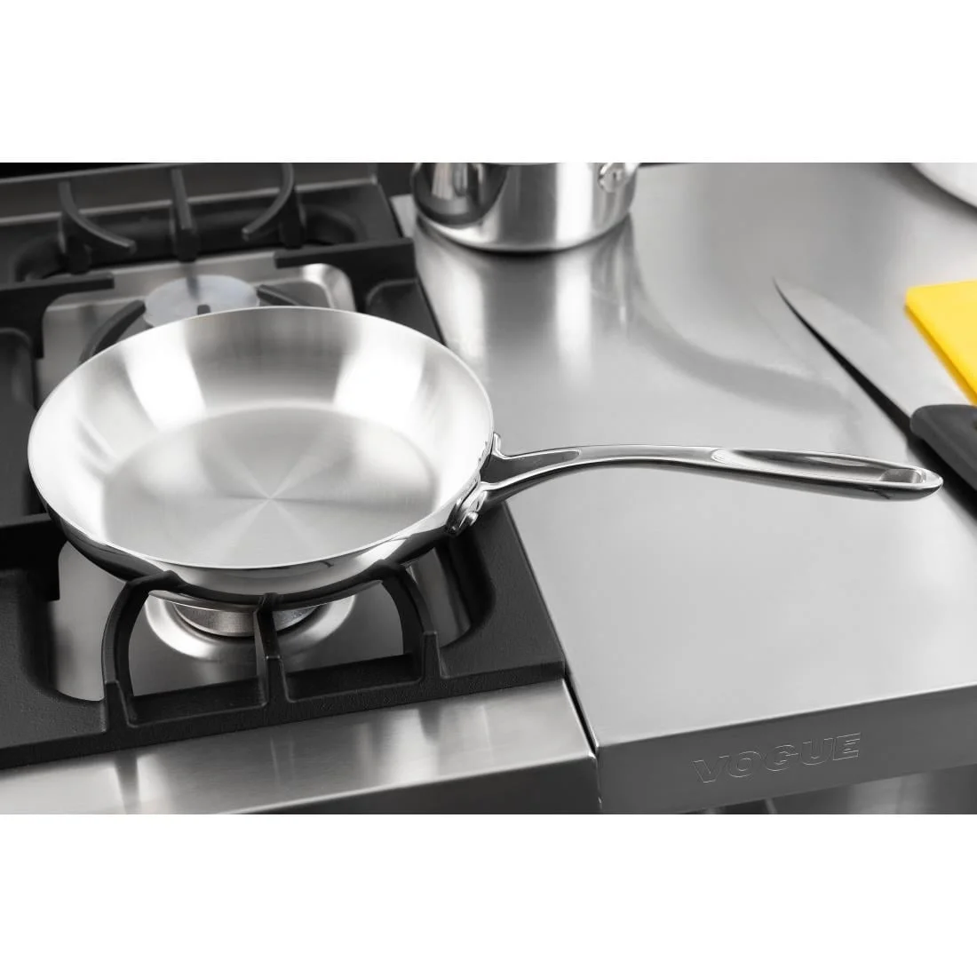 Vogue Tri Wall Induction Frying Pan 240mm - Image 8